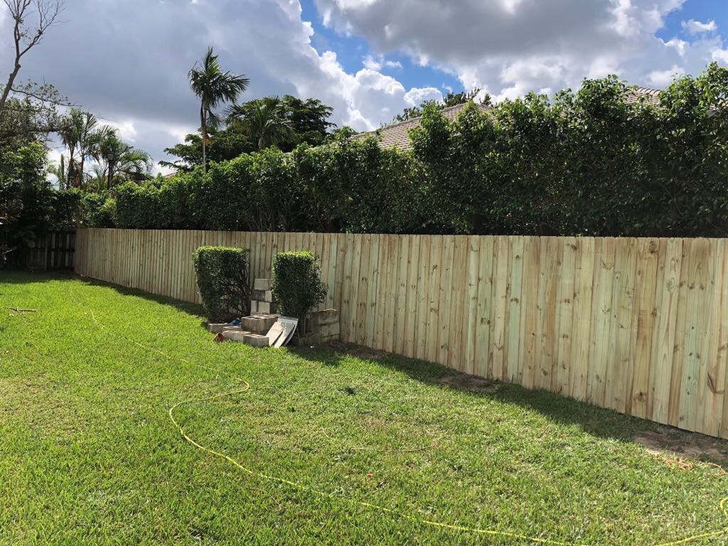 a new wood fence installation in Miramar FL