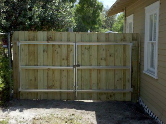 commercial fence installation services